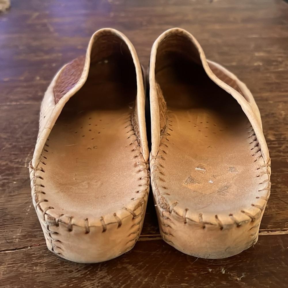Genuine leather slip on La Plume shoes. Hi quality shoes at a grt price. S 8.5 - Picture 5 of 5